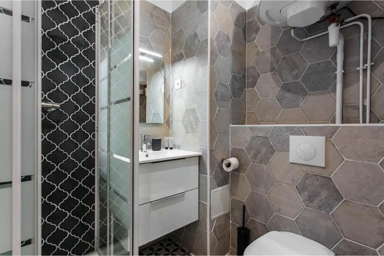דירות פריז Cmg Place De Clichy - Metro Europe מראה חיצוני תמונה